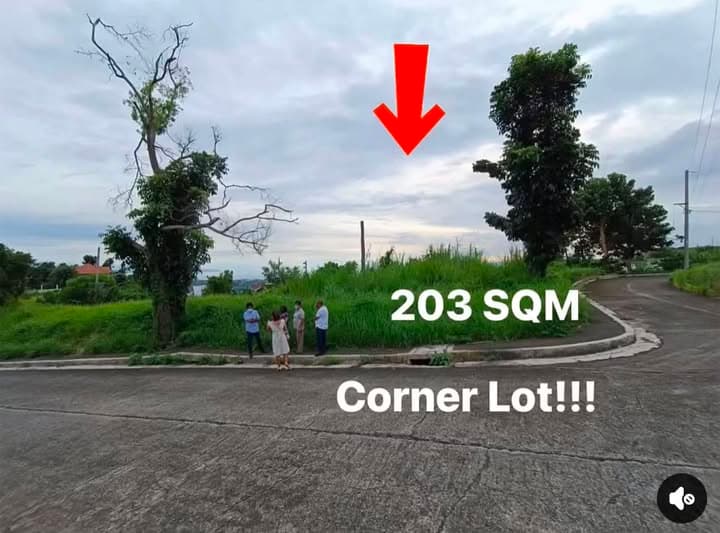 Prime Corner Lot in Vista Grande / Pacific Heights